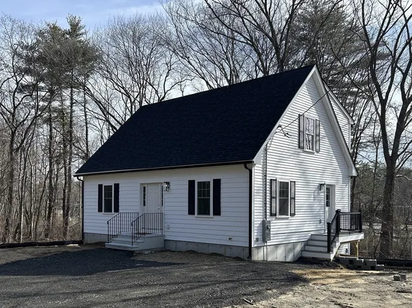 24 Locust St, Salisbury, MA 01952