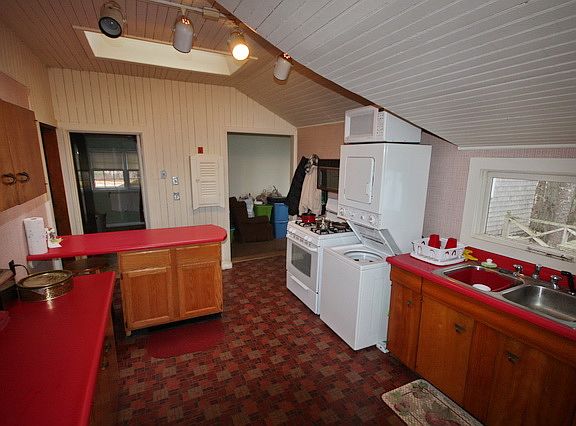 4th image of 204 Schoppee Point Rd