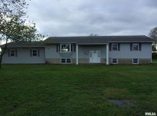 806 S 2nd St, Irvington, IL 62848