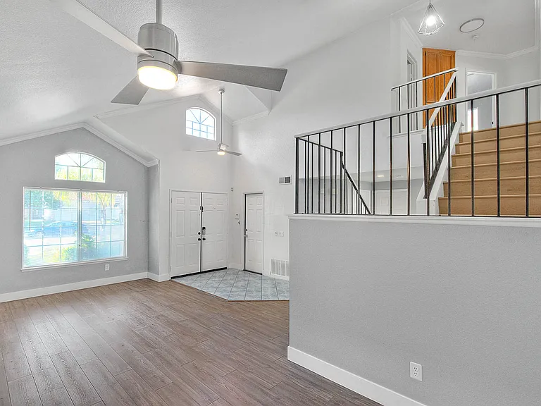 30279 Silver Ridge Ct — Photo 7