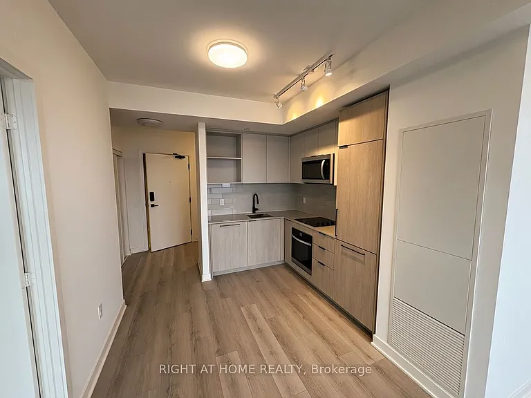 1185 Dupont St #1303 — Photo 1