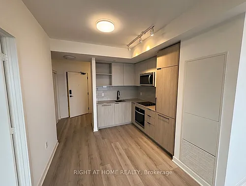 1185 Dupont St #1303 Photo 1