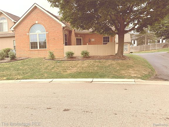 2nd image of 610 Perry Creek Dr