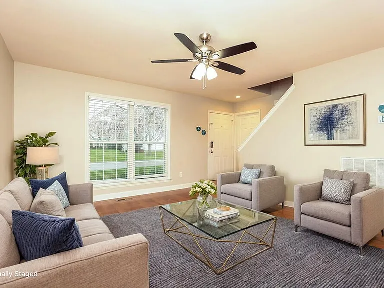 2853 Sutherland Dr — Photo 4
