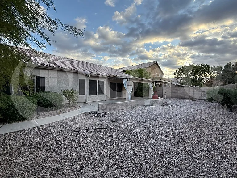 685 W Estrella Dr — Photo 6