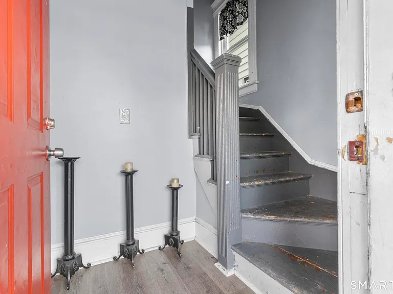 565 Carroll Ave #3 — Photo 2