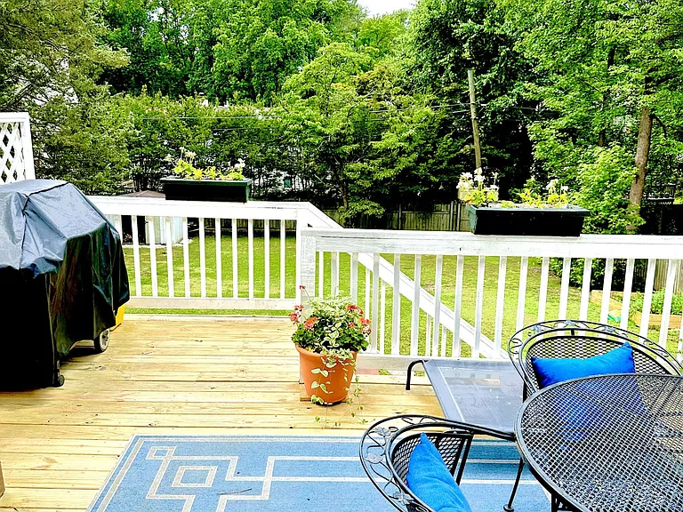 1210 Foxcroft Rd — Photo 26