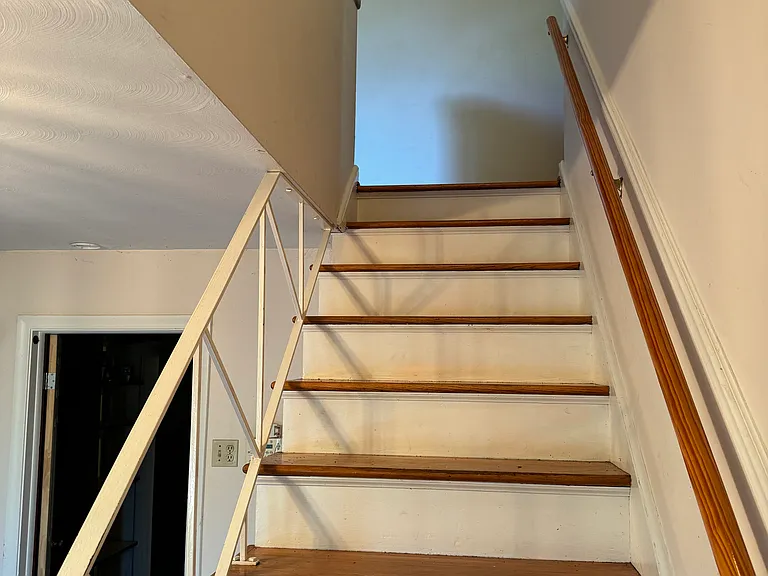 120 Burban Dr — Photo 28