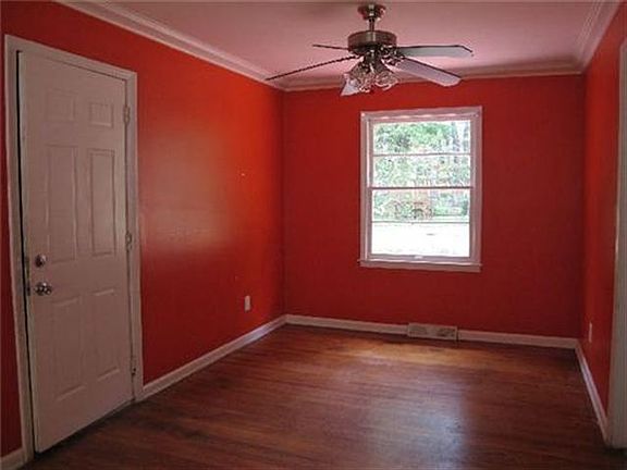 4th image of 10610 W 90th St