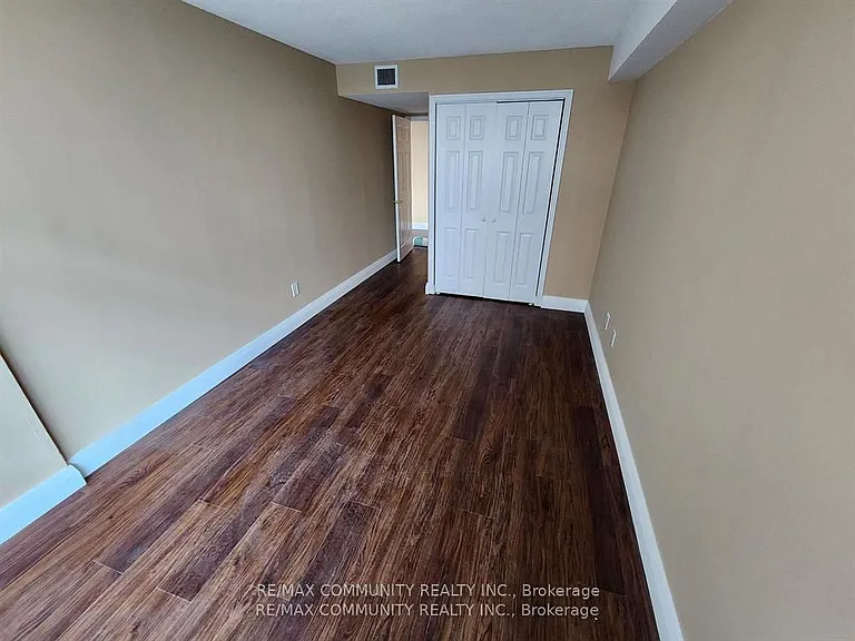4727 Sheppard Ave E #804 — Photo 4