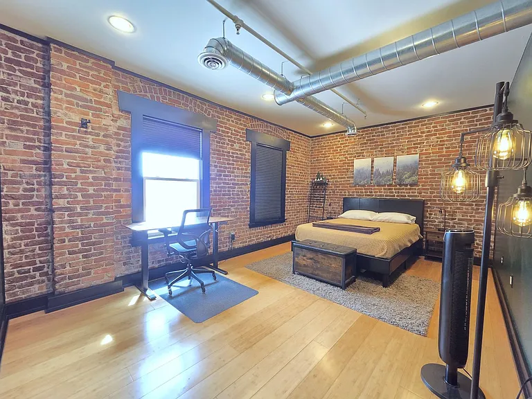 401 W 1st Ave #2 — Photo 12