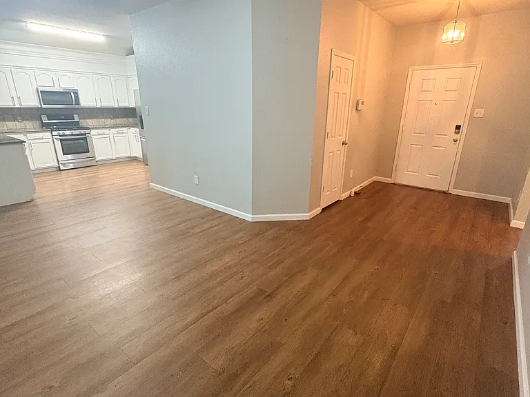 2260 Fieldcrest Dr — Photo 6