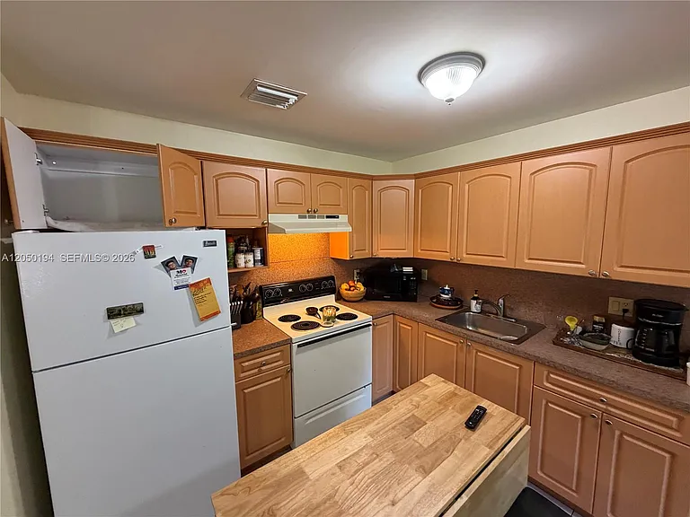 2227 Monroe St #6 — Photo 6