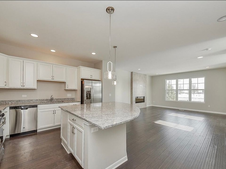 Kitchen & Living