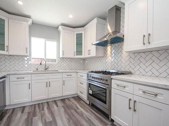 5th image of 1073 De Garmo Dr