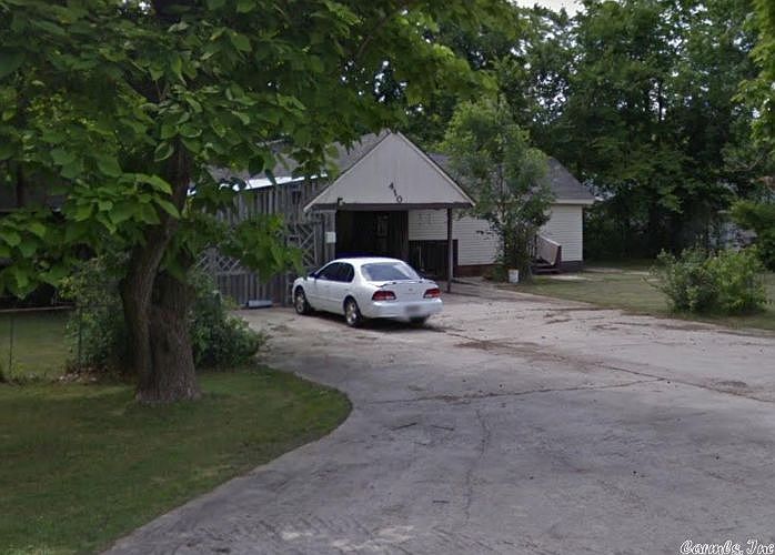 1st image of 410 N 11th Ave