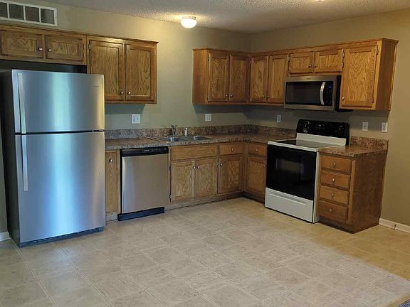 5th image of 425 E Hawthorne Blvd #1