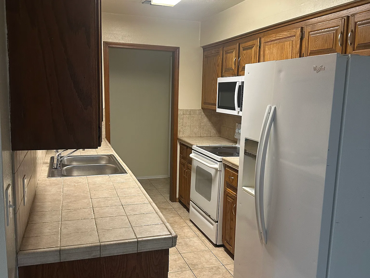 3 bed, 1363 sqft, $1,400 — Photo 2