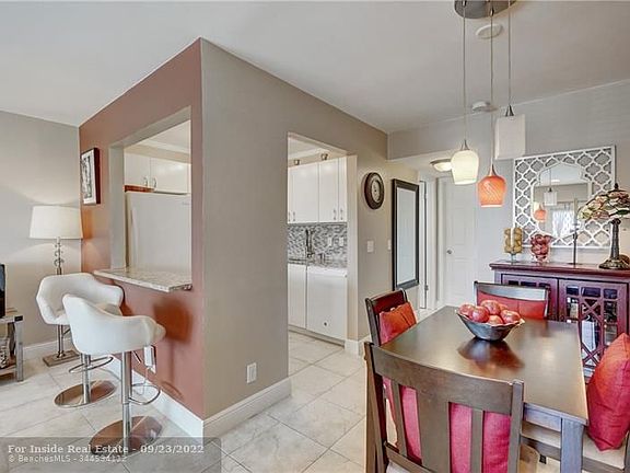 5th image of 35 Harwood Dr #B