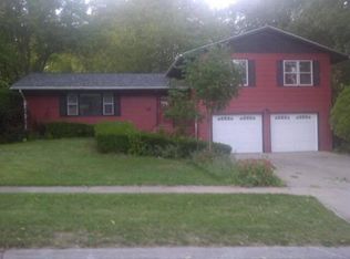 48 Denbigh Dr, Iowa City, IA 52246