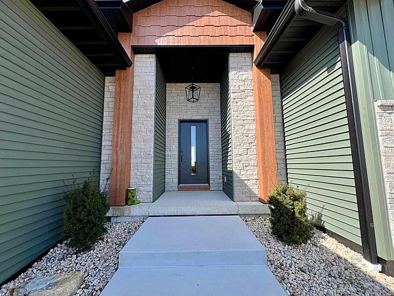 5th image of 1813 Arbor Ridge Way