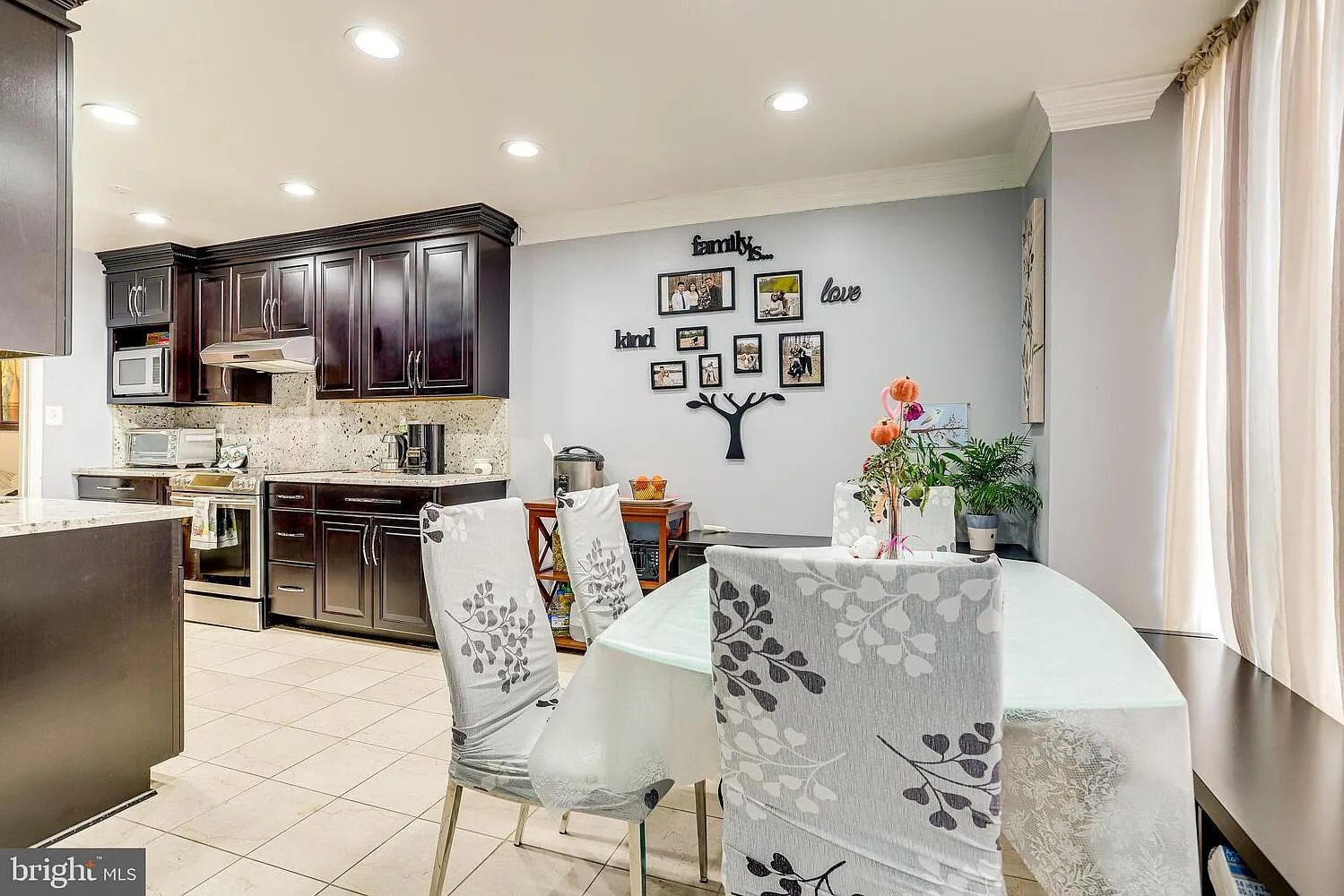 3 bed, 3.5 bath, 1787 sqft, $2,950 — Photo 4