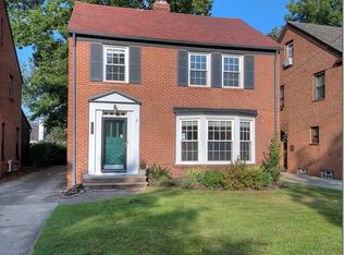 2460 Saybrook Rd, University Heights, OH 44118