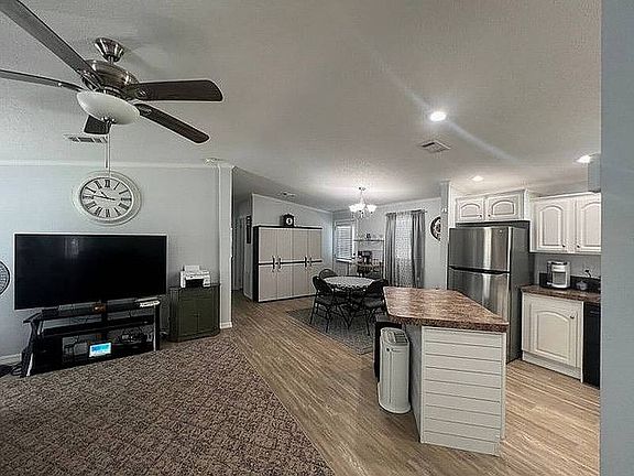 3rd image of 213 Rogers Rd