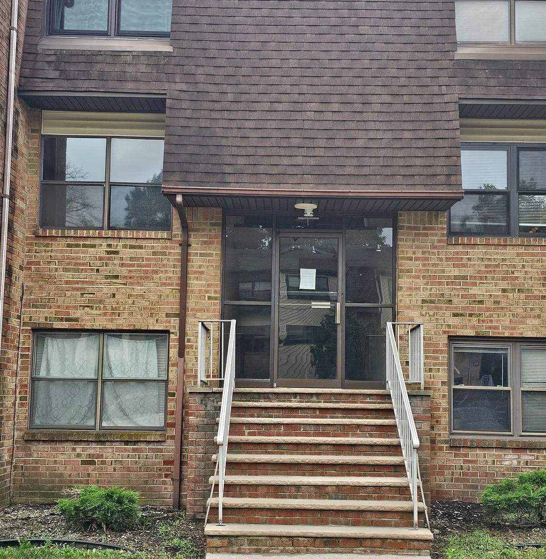 1 bed, 1.0 bath, 932 sqft, $1,845 — Photo 2