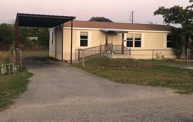 1st image of 105 Enchanted Oaks Ct