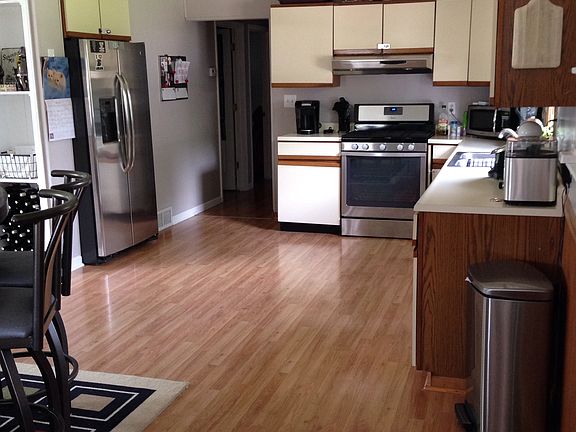2nd image of 170 S 7th St NE