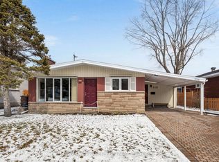 2125 Valley Dr, Ottawa, ON K1G 2P6
