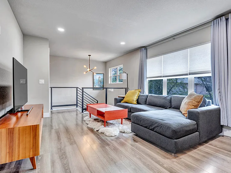 1611 Wood Ave #B — Photo 6