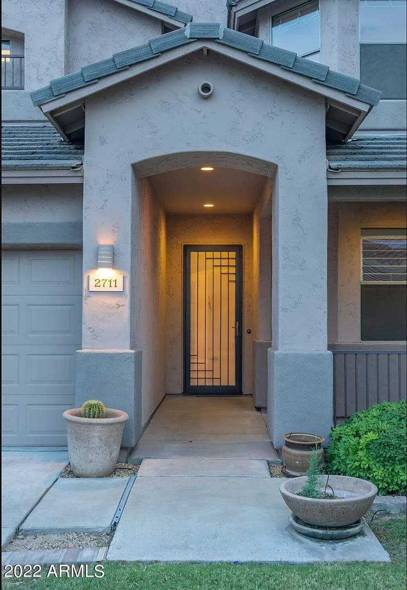 4 bed, 2548 sqft, $2,950 — Photo 1