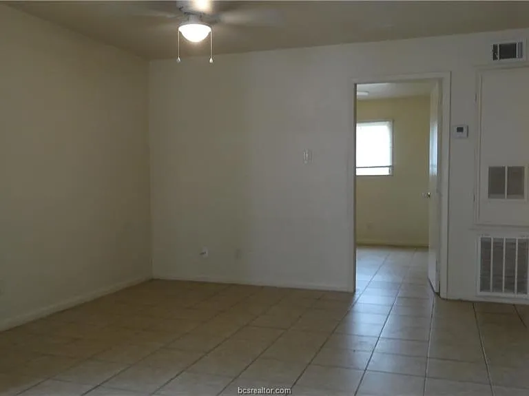 510 Avondale Ave #2 — Photo 3