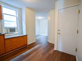 477 Cumberland St #4, Ottawa, ON K1N 7K1