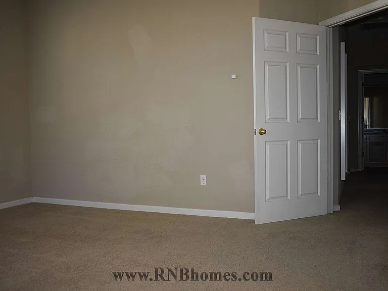 2103 Ferry Cir — Photo 12