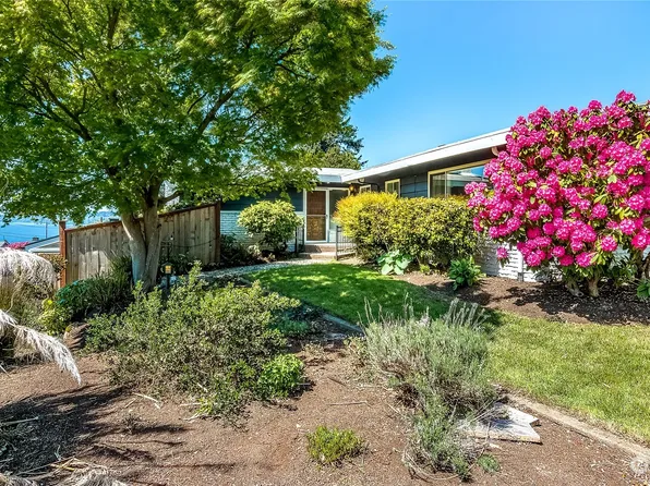 1060 S Rainbow Lane, Des Moines, WA 98198