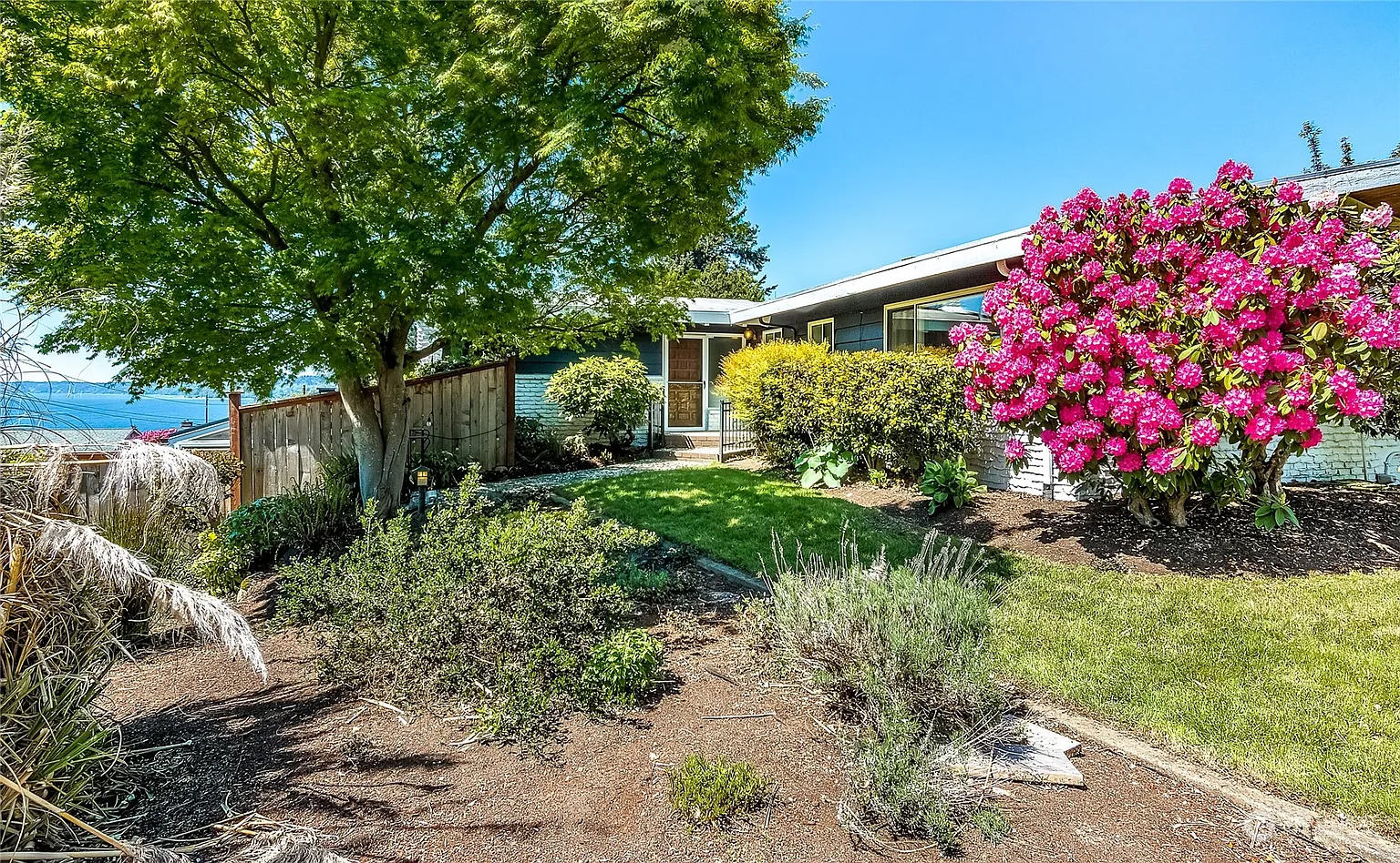 1060 S Rainbow Lane photo 1