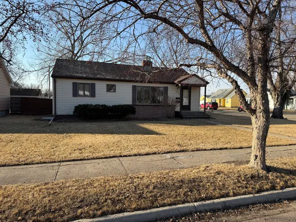 802 12th Ave SE, Aberdeen, SD 57401