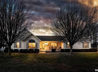 407 Eric Dr, Herrin, IL 62948