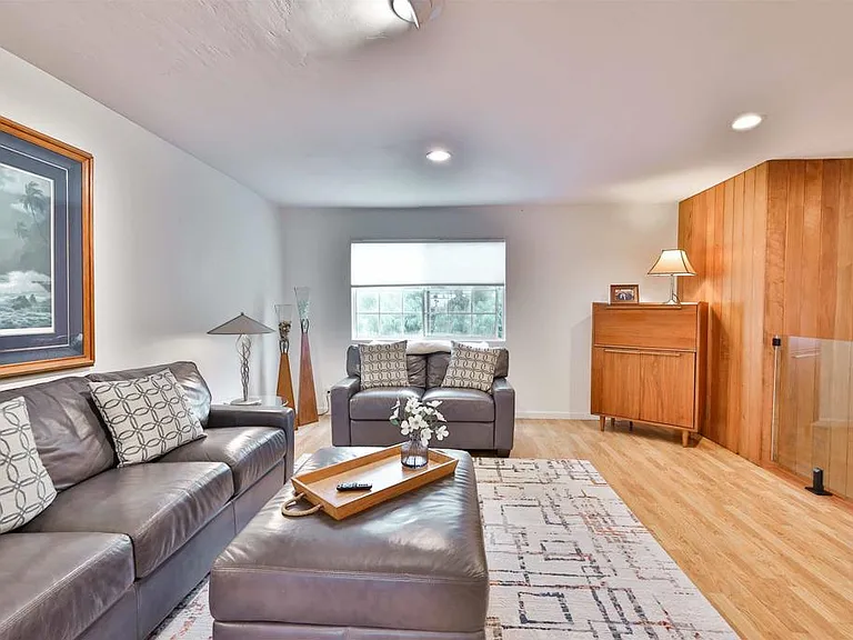 850 C Ave #4 — Photo 3