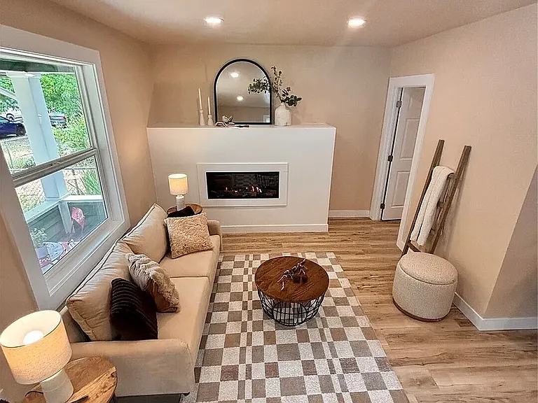 1728 S. Waco Street — Photo 29