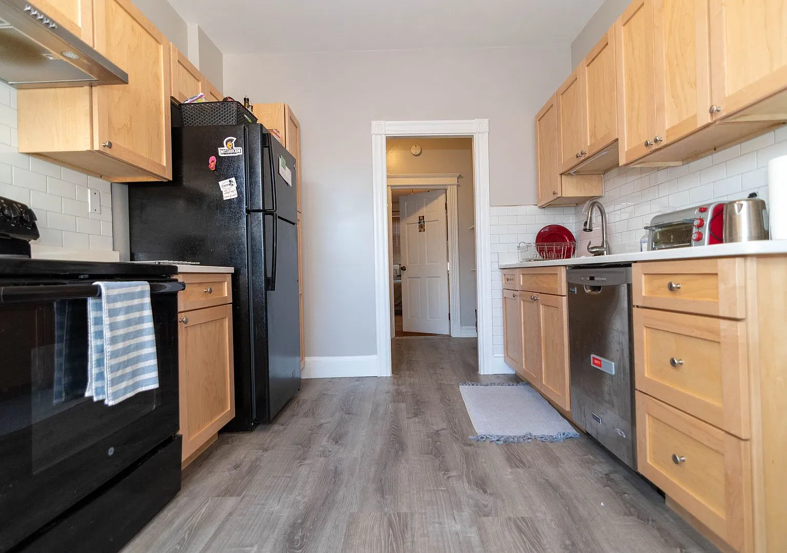 Spacious 5 Bed / 2 Bath in Brookline | 2,000 Sq Ft | Heat & Hot Water Included — Photo 2