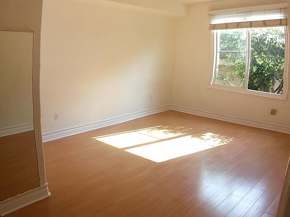 3rd image of 109 N 4th St Unit 105