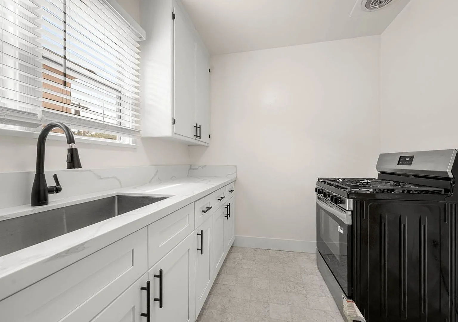 2267 W Adams Blvd. — Photo 3