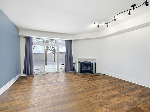 4th image of 1297 Cranbrook Dr