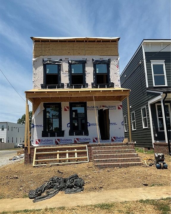1st image of 1400 N 32nd St