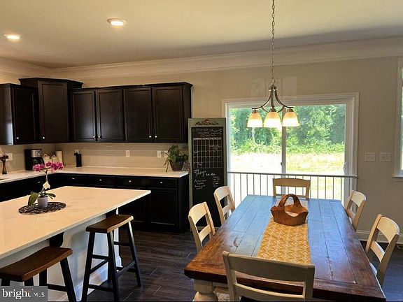 4th image of 111 Zoe Way