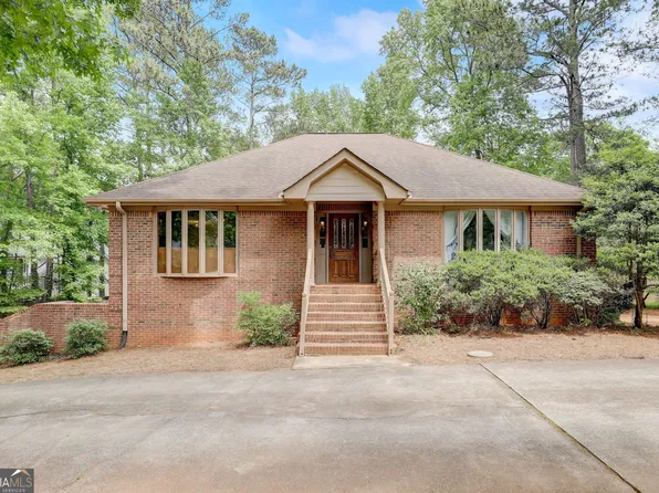 130 Wyngate Cir, Fayetteville, GA 30215